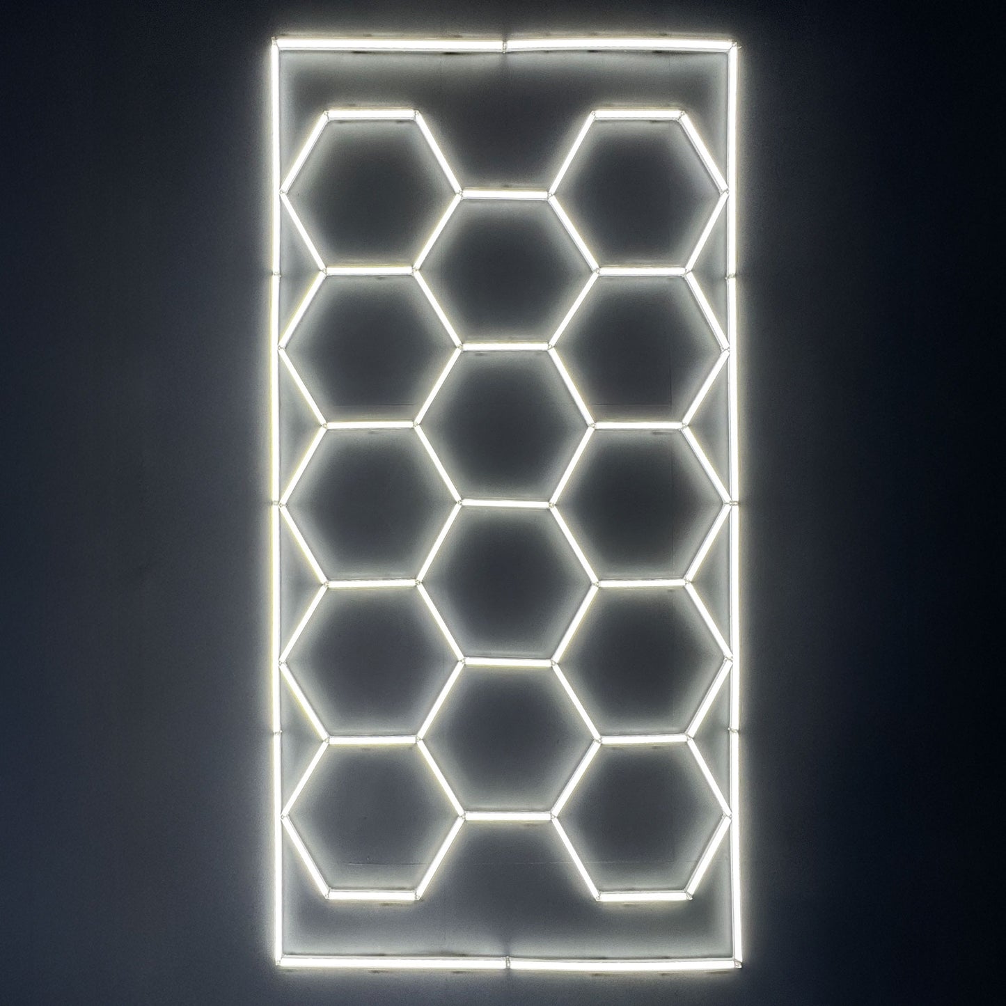 KIT SUSPENDIDO HEXAGONAL LED 610W 67,100LM 40K LUZ NEUTRA TL APP HP-LED-KIT