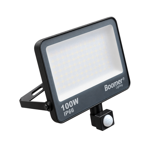 REFLECTOR LED SENSOR MOVIMIENTO FOTOCELDA IP66 100W 11,000LM 65K LUZ FRÍA BOOMER FL22058Y